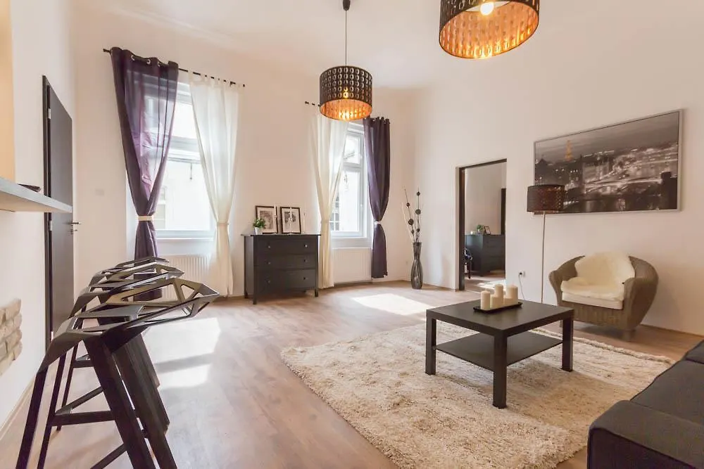 Luxury Apartment by Hi5-Városház Suite Budapest 0*,  Ungheria
