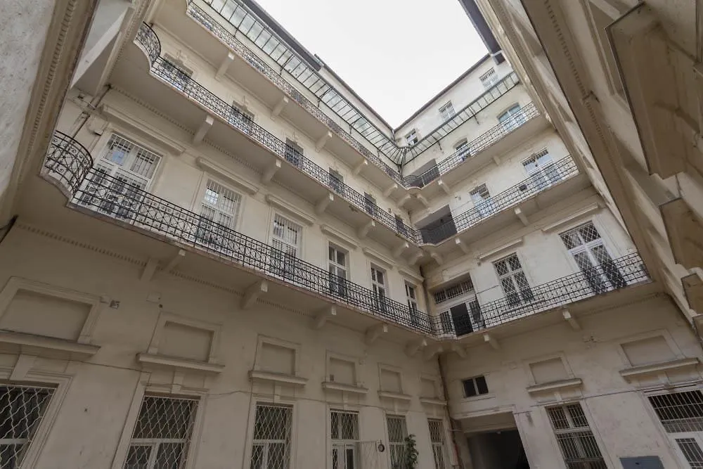 Luxury Apartment by Hi5-Városház Suite Budapest